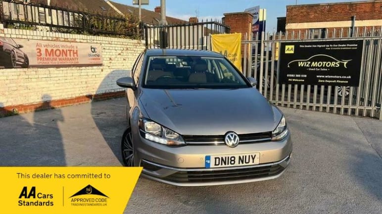 VOLKSWAGEN GOLF