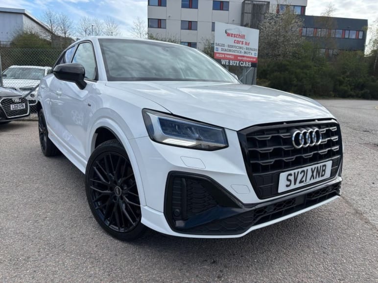 AUDI Q2