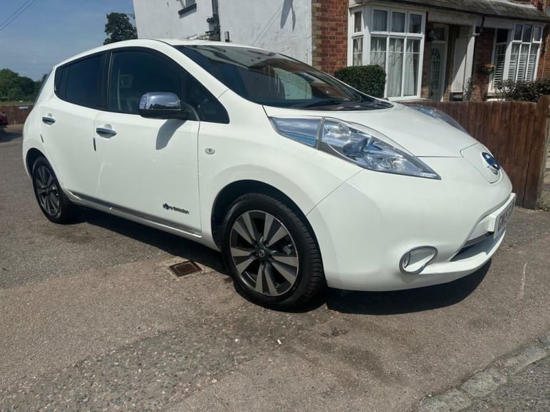 NISSAN LEAF