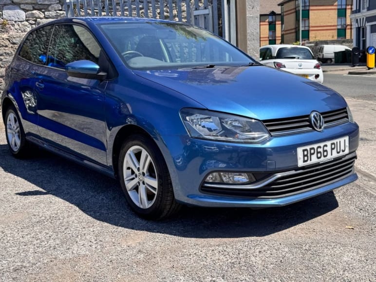 VOLKSWAGEN POLO