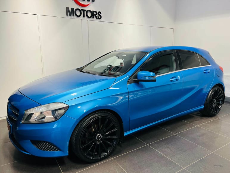 MERCEDES-BENZ GLA