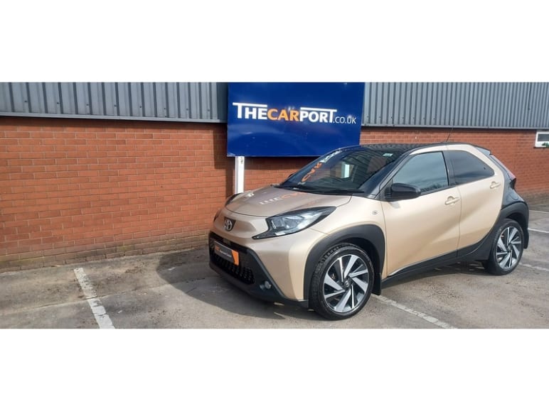 TOYOTA AYGO X