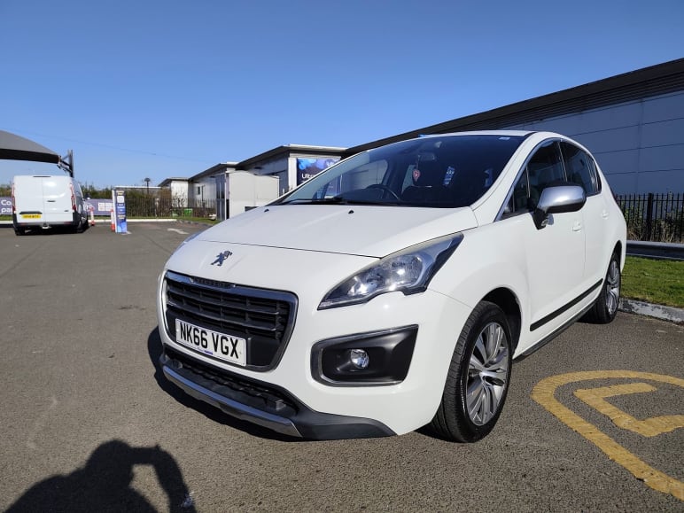 PEUGEOT 3008