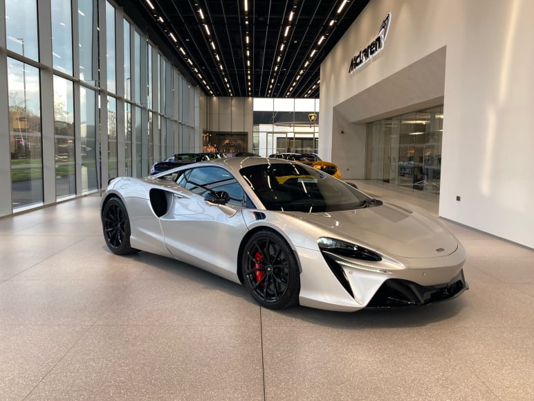 MCLAREN ARTURA