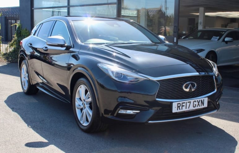 INFINITI Q30