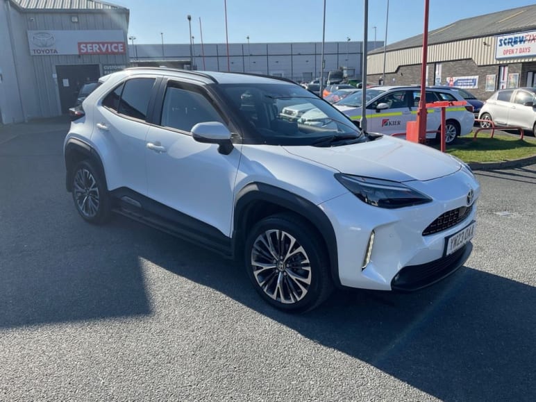 TOYOTA YARIS CROSS