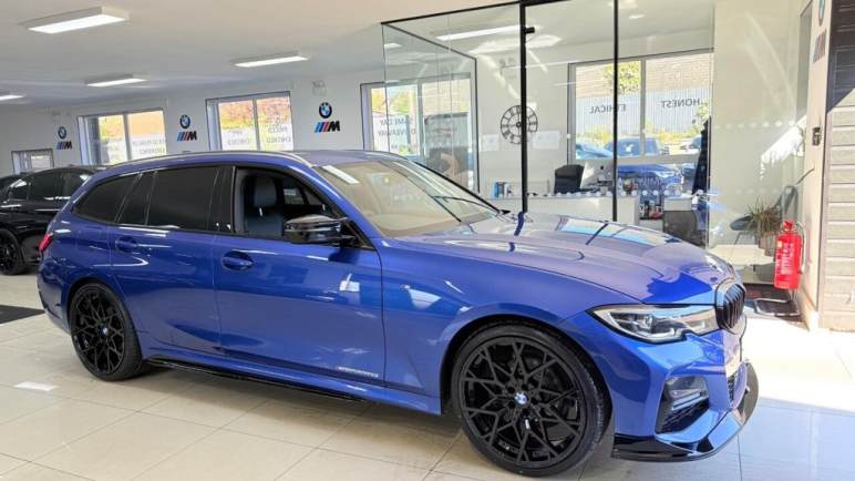 BMW 3 SERIES