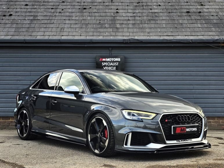 AUDI RS3