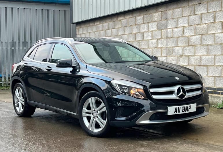 MERCEDES-BENZ Gla
