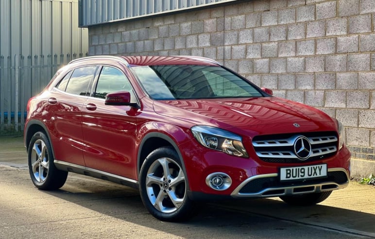 MERCEDES-BENZ GLA