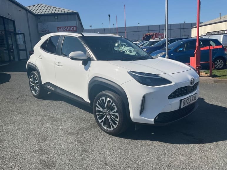 TOYOTA YARIS CROSS