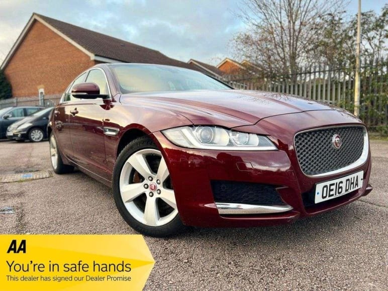 JAGUAR XF