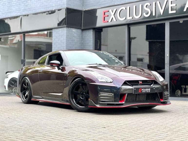 NISSAN GT-R