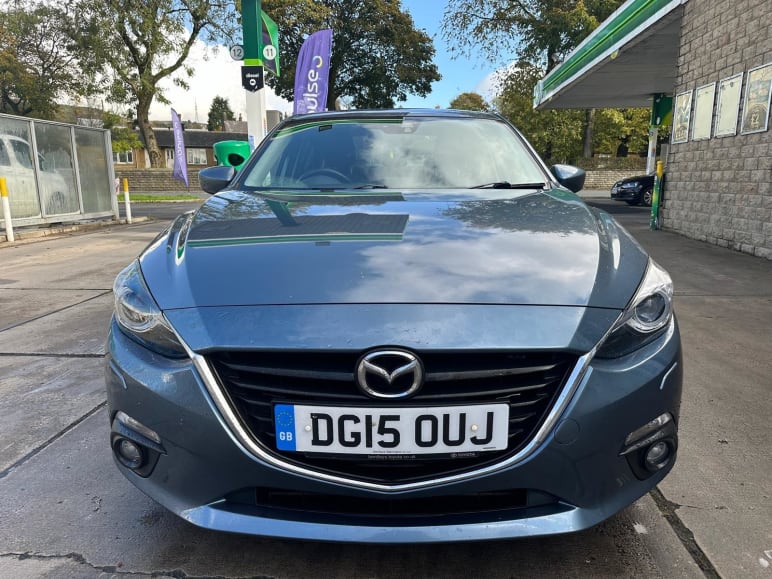 MAZDA 3