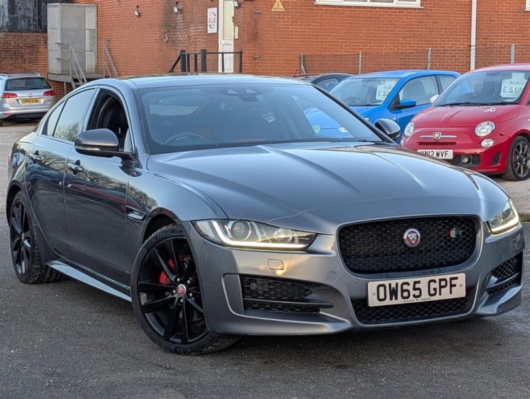 JAGUAR XE