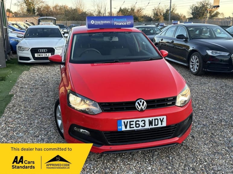 VOLKSWAGEN POLO