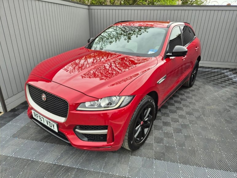 JAGUAR F-PACE