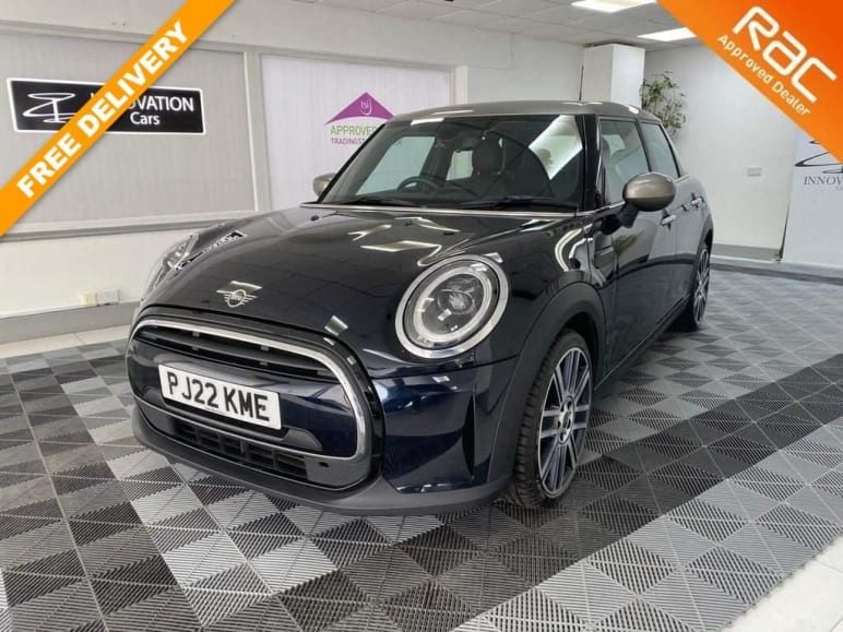 MINI HATCHBACK