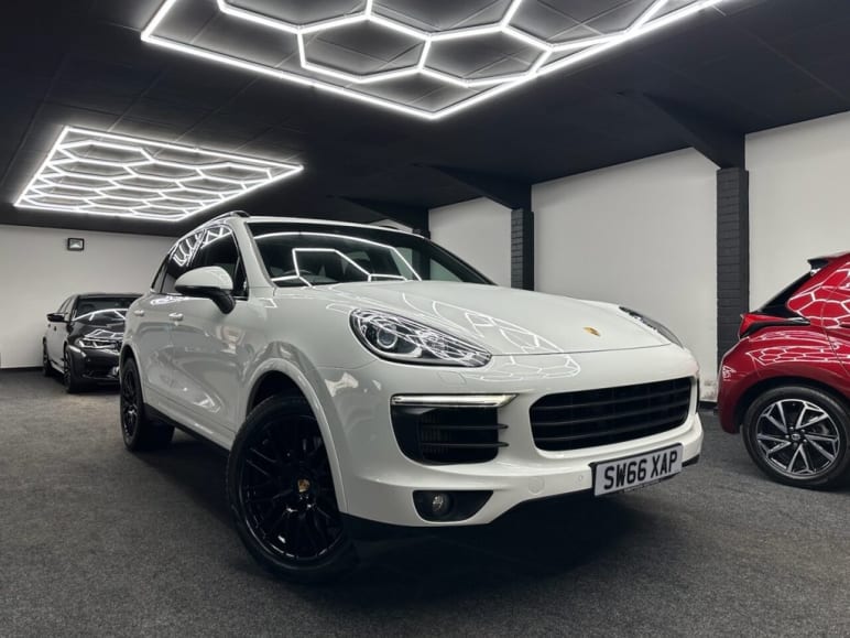 PORSCHE CAYENNE