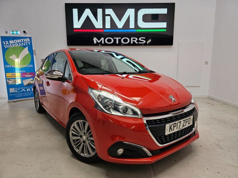 PEUGEOT 208