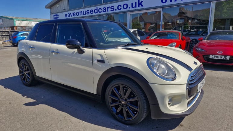MINI HATCHBACK