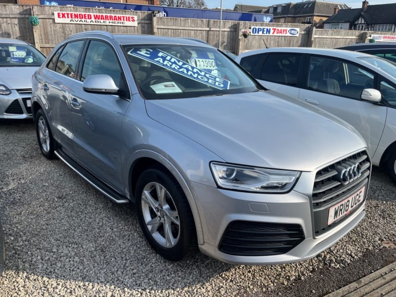 AUDI Q3