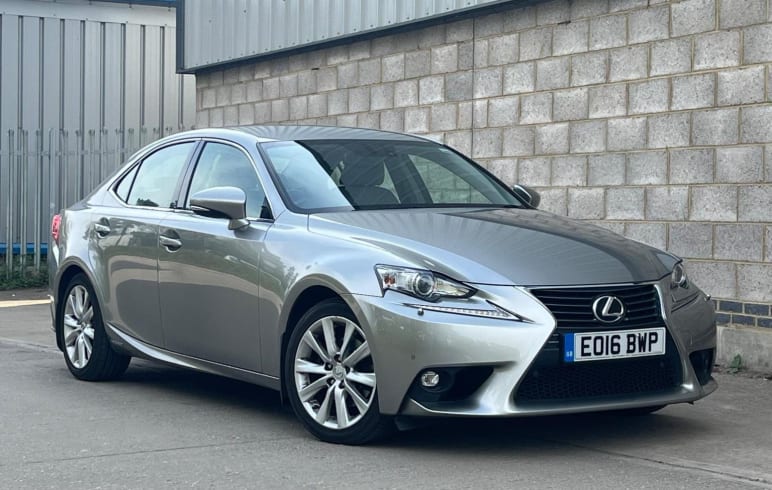 LEXUS IS