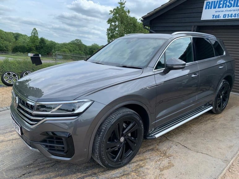 VOLKSWAGEN TOUAREG