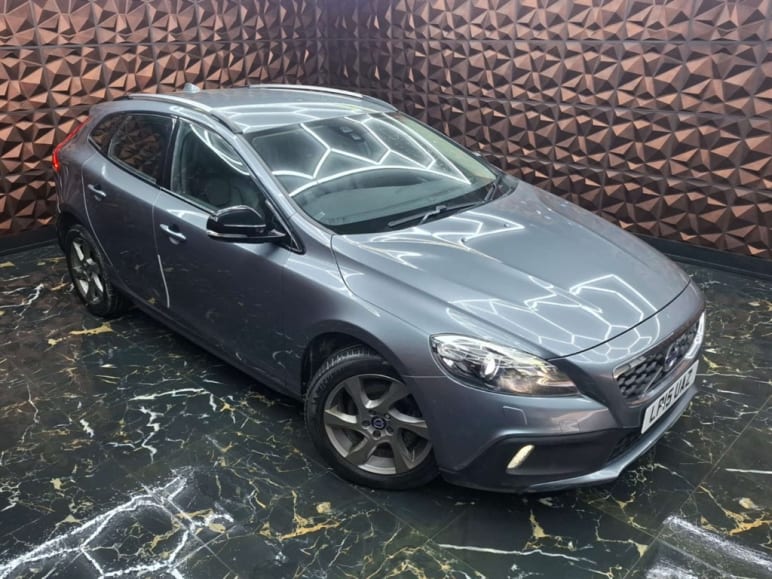 VOLVO V40