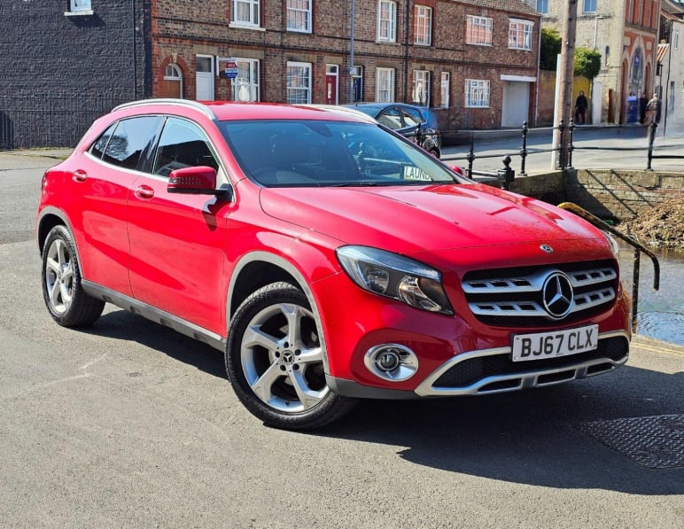 MERCEDES-BENZ GLA