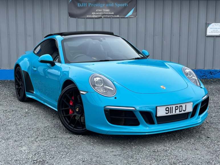 PORSCHE 911