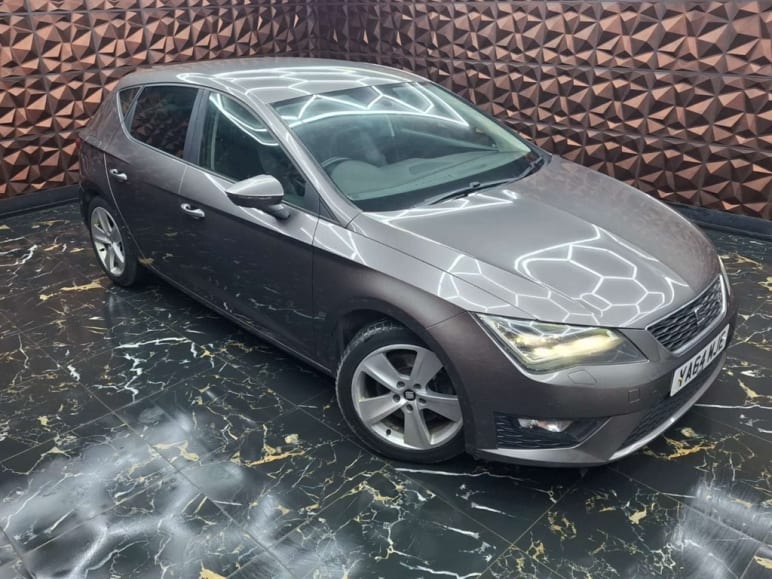SEAT LEON