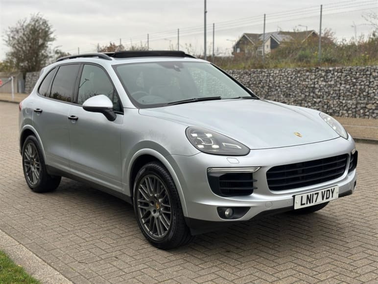 PORSCHE CAYENNE