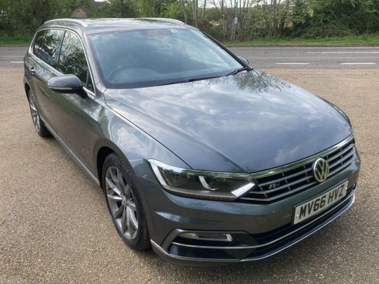 VOLKSWAGEN PASSAT