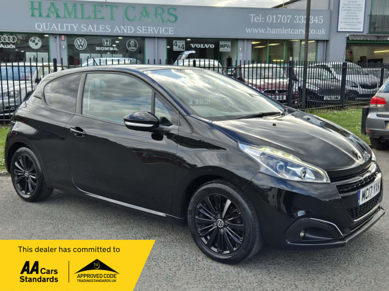 PEUGEOT 208