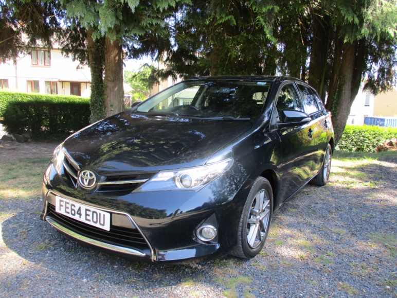TOYOTA AURIS