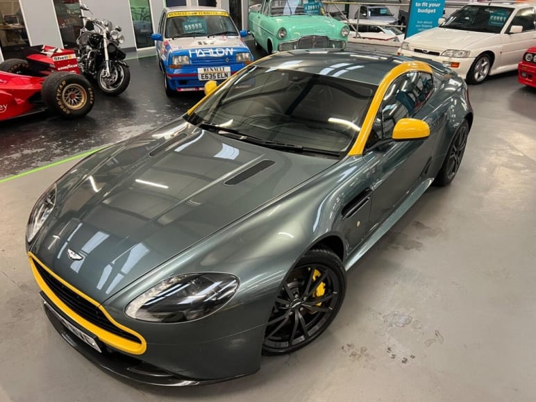ASTON MARTIN VANTAGE