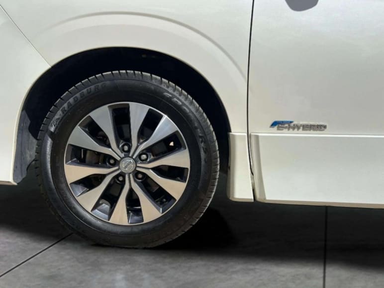 2.0 PURE DRIVE G-PILOT S-HYBRID PETROL AUTO 8 SEAT