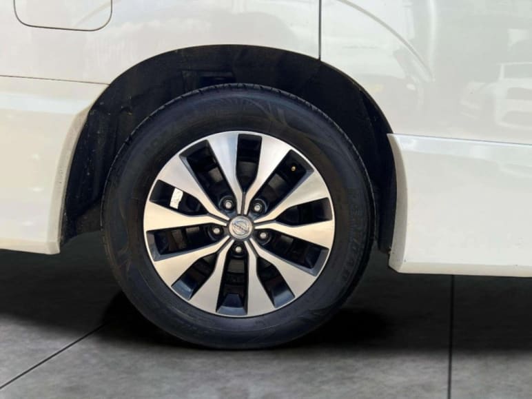 2.0 PURE DRIVE G-PILOT S-HYBRID PETROL AUTO 8 SEAT