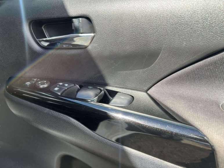 2.0 PURE DRIVE G-PILOT S-HYBRID PETROL AUTO 8 SEAT