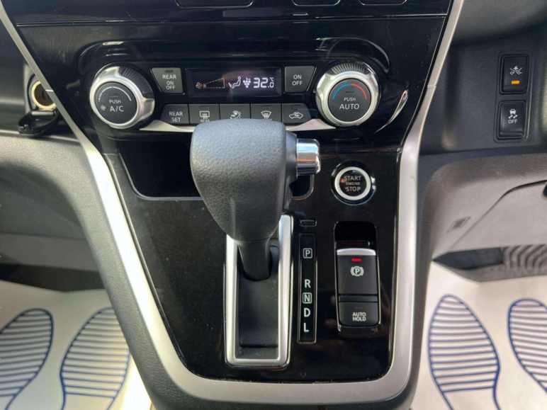 2.0 PURE DRIVE G-PILOT S-HYBRID PETROL AUTO 8 SEAT