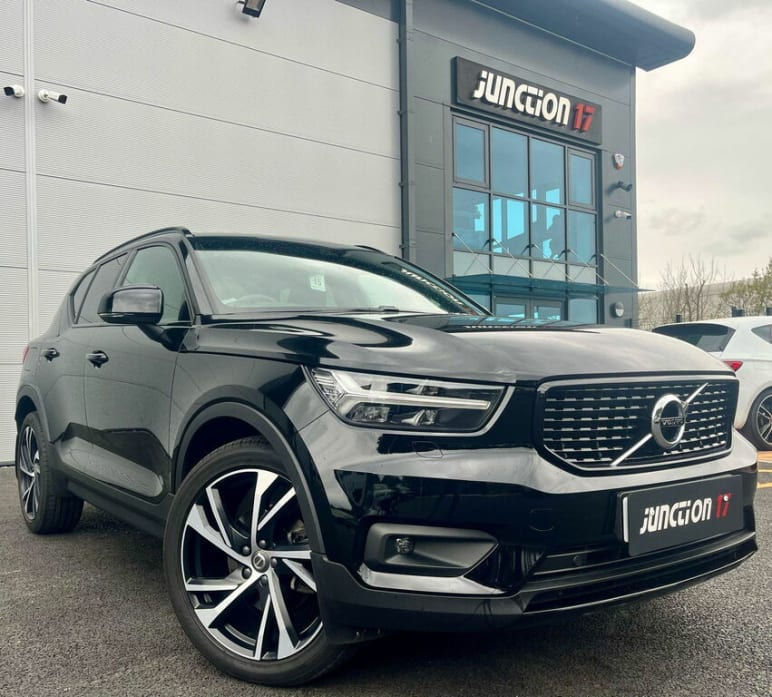 VOLVO XC40