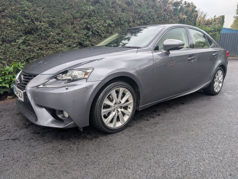 LEXUS IS