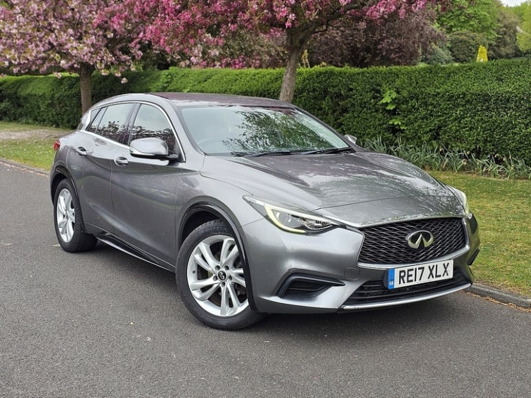 INFINITI Q30