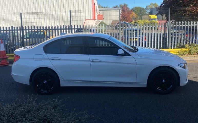BMW 3 SERIES