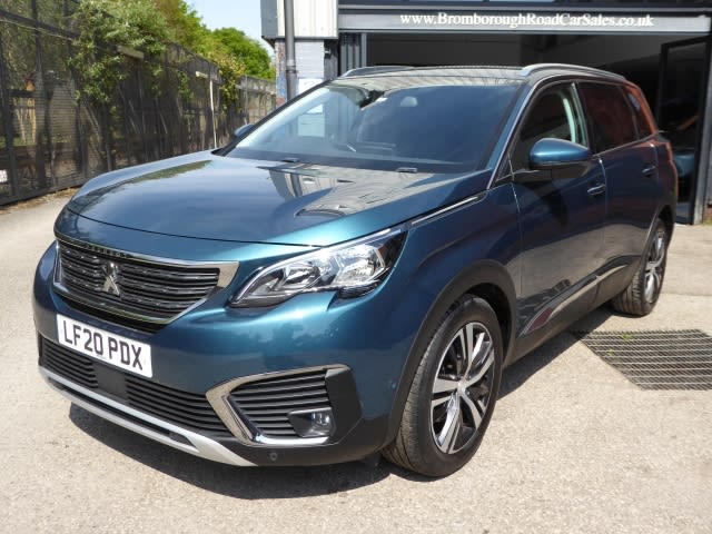 PEUGEOT 5008