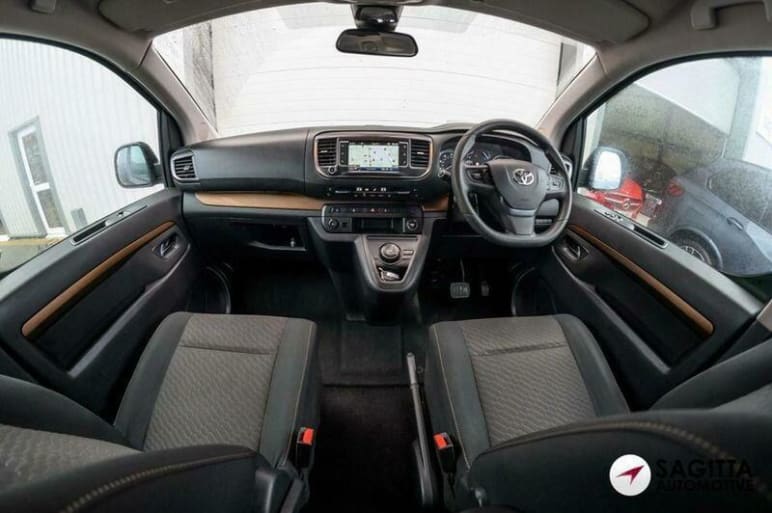 2.0D Family Compact MPV 5dr Diesel Auto SWB Euro 6 (s/s) (8 Seat) (180 ps)