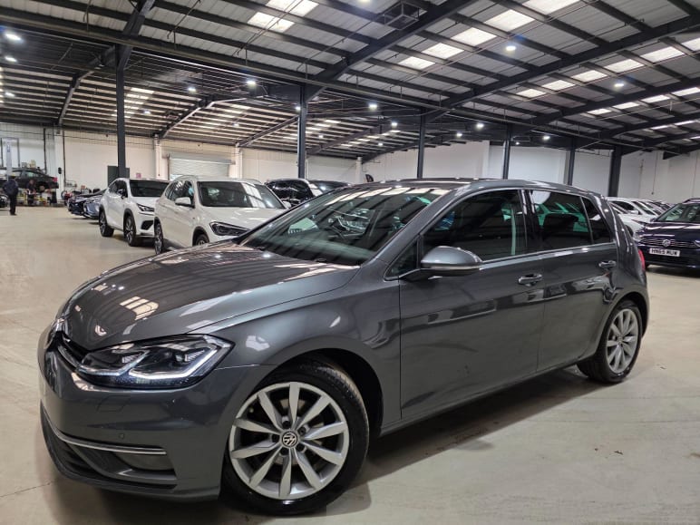 VOLKSWAGEN GOLF