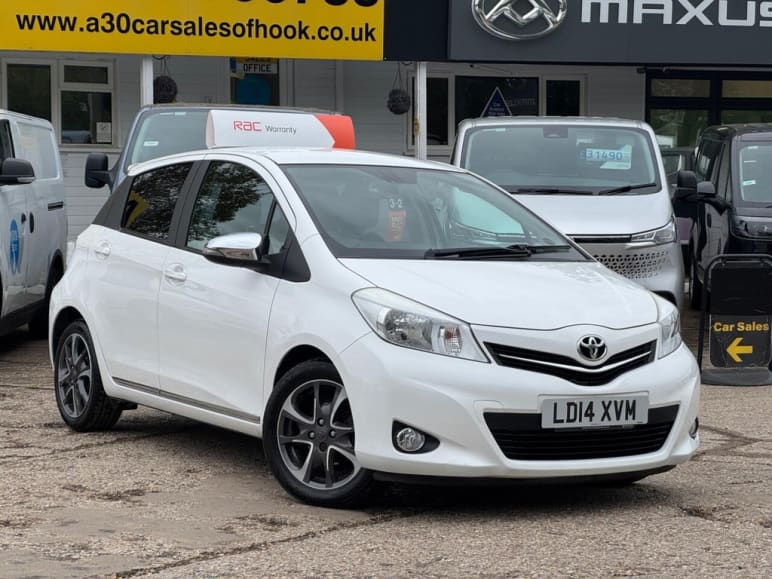 TOYOTA YARIS