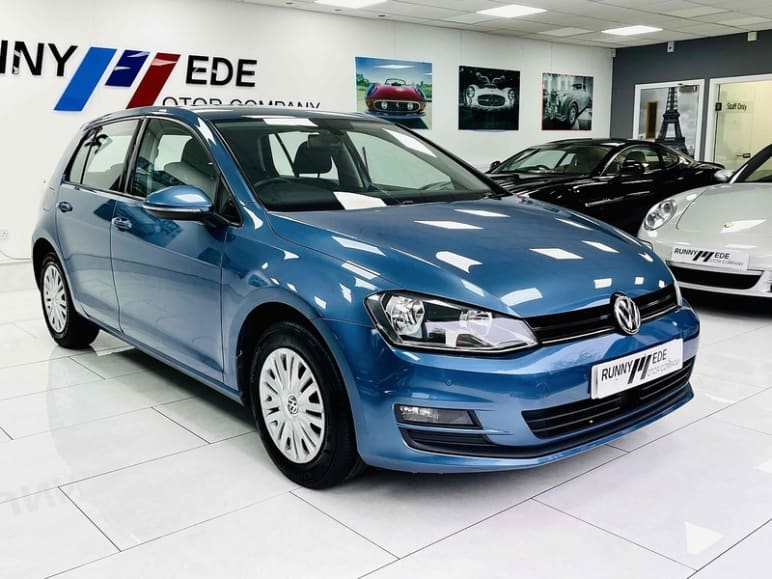 VOLKSWAGEN GOLF